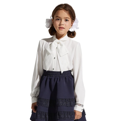 Блузка школьная для девочки Deloras C64275 молочная 1